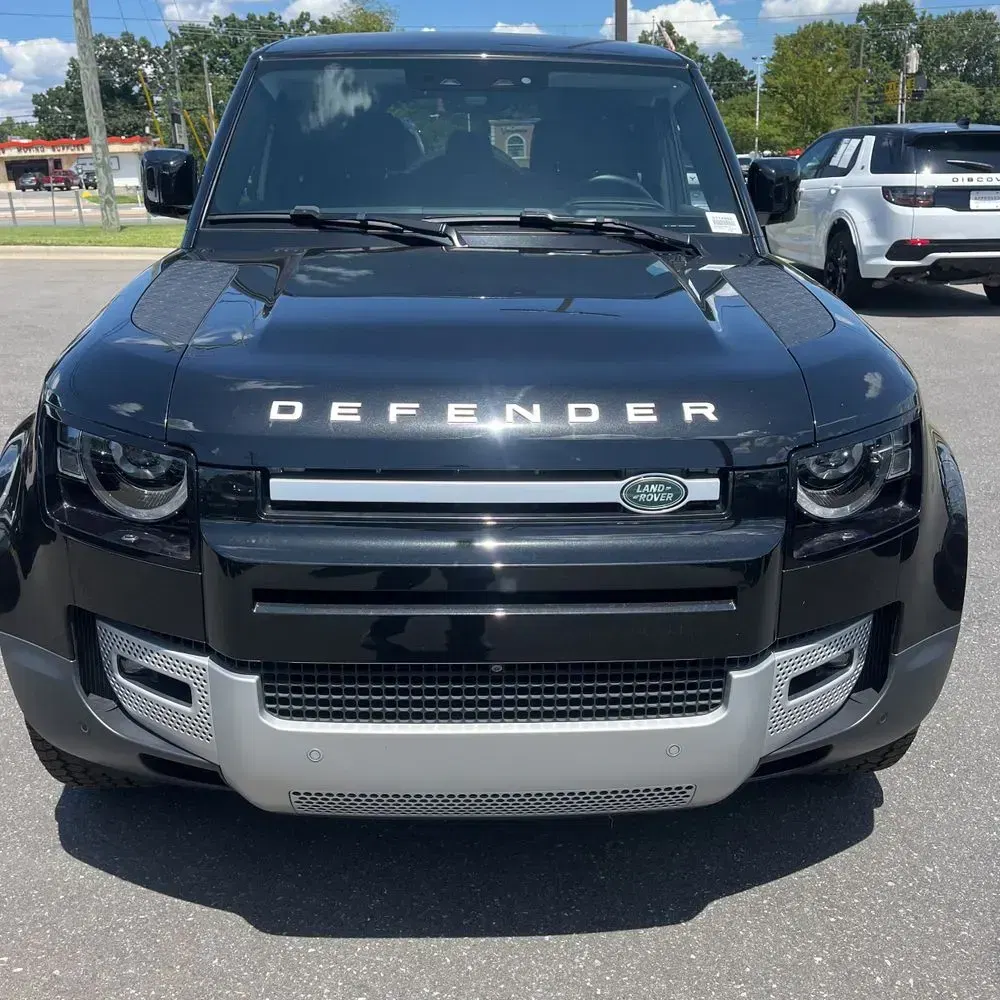2024 Land Rover Defender 110 V8 P500 SE