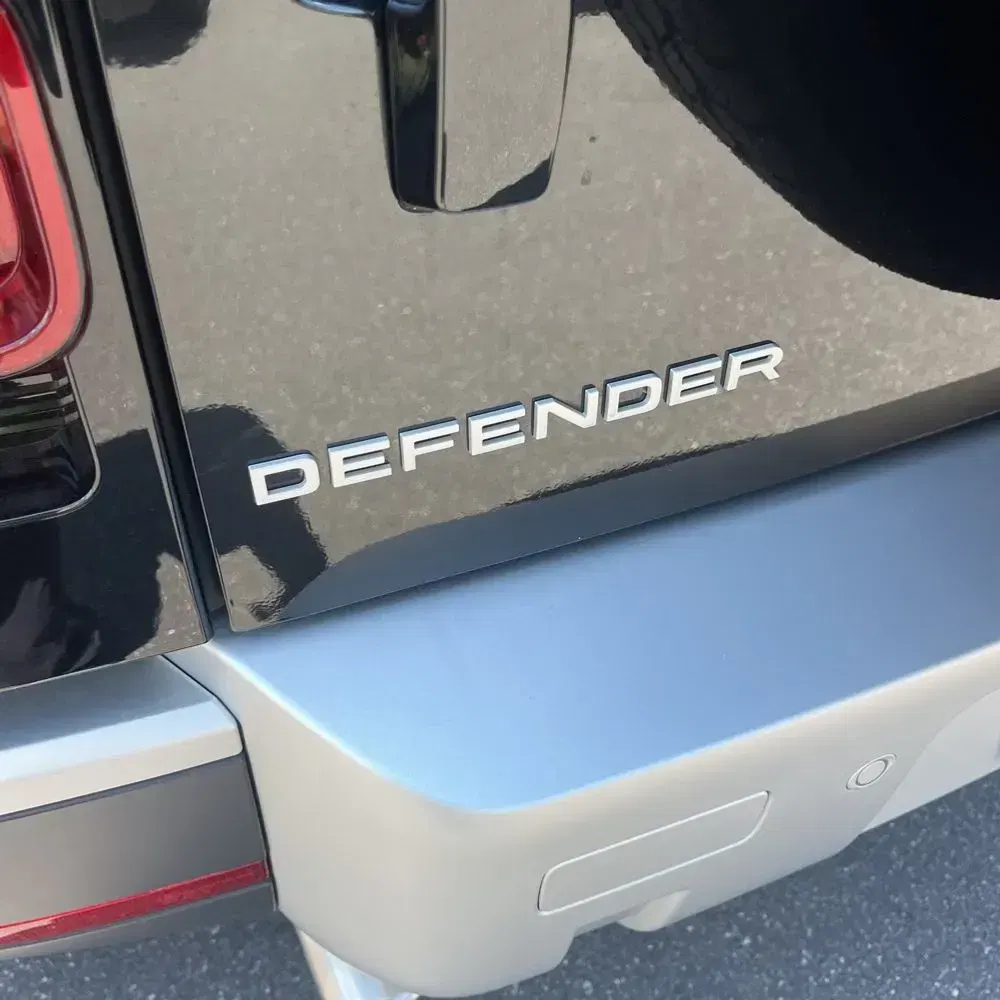 2024 Land Rover Defender 110 V8 P500 SE