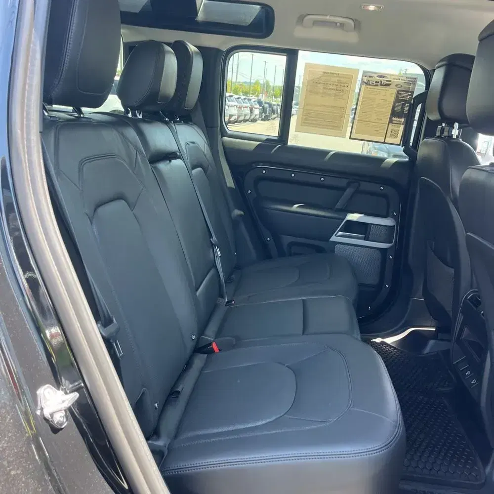 2024 Land Rover Defender 110 V8 P500 SE