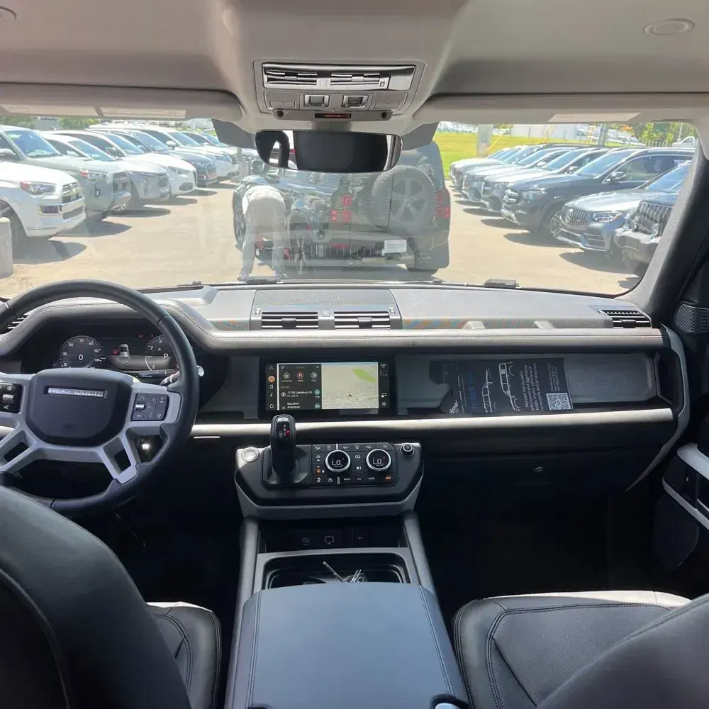 2024 Land Rover Defender 110 V8 P500 SE