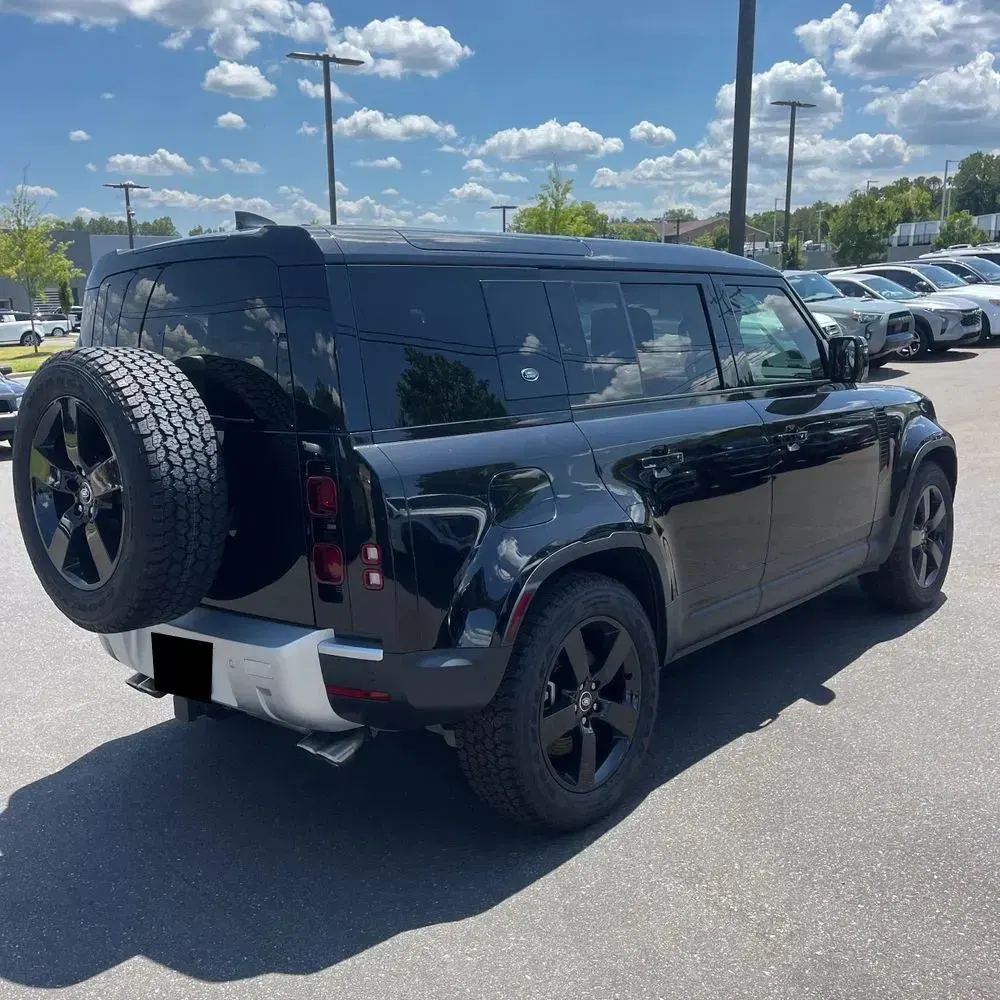 2024 Land Rover Defender 110 V8 P500 SE