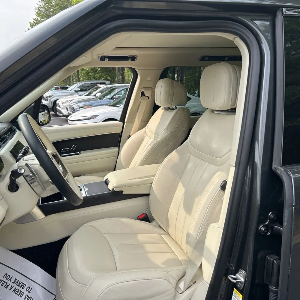 2023 Land Rover Range Rover P530 SE