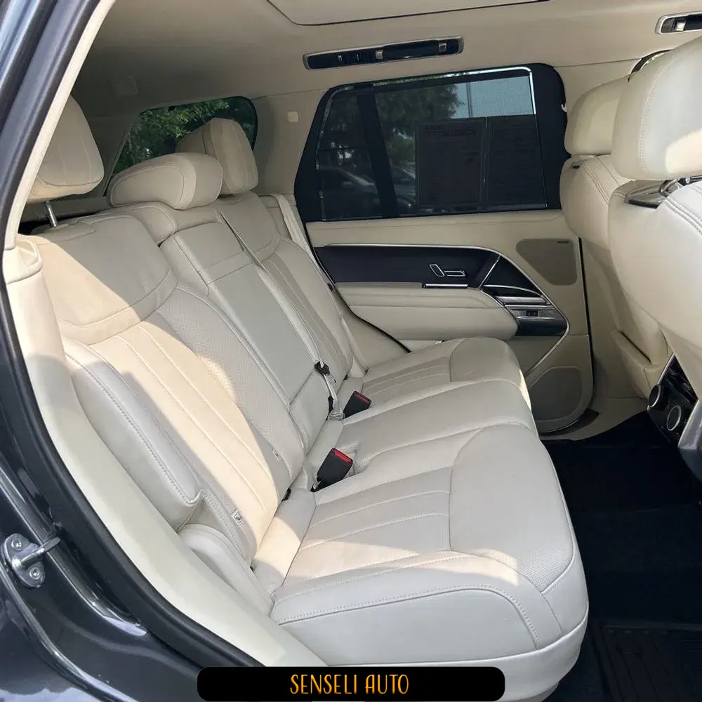 2023 Land Rover Range Rover P530 SE