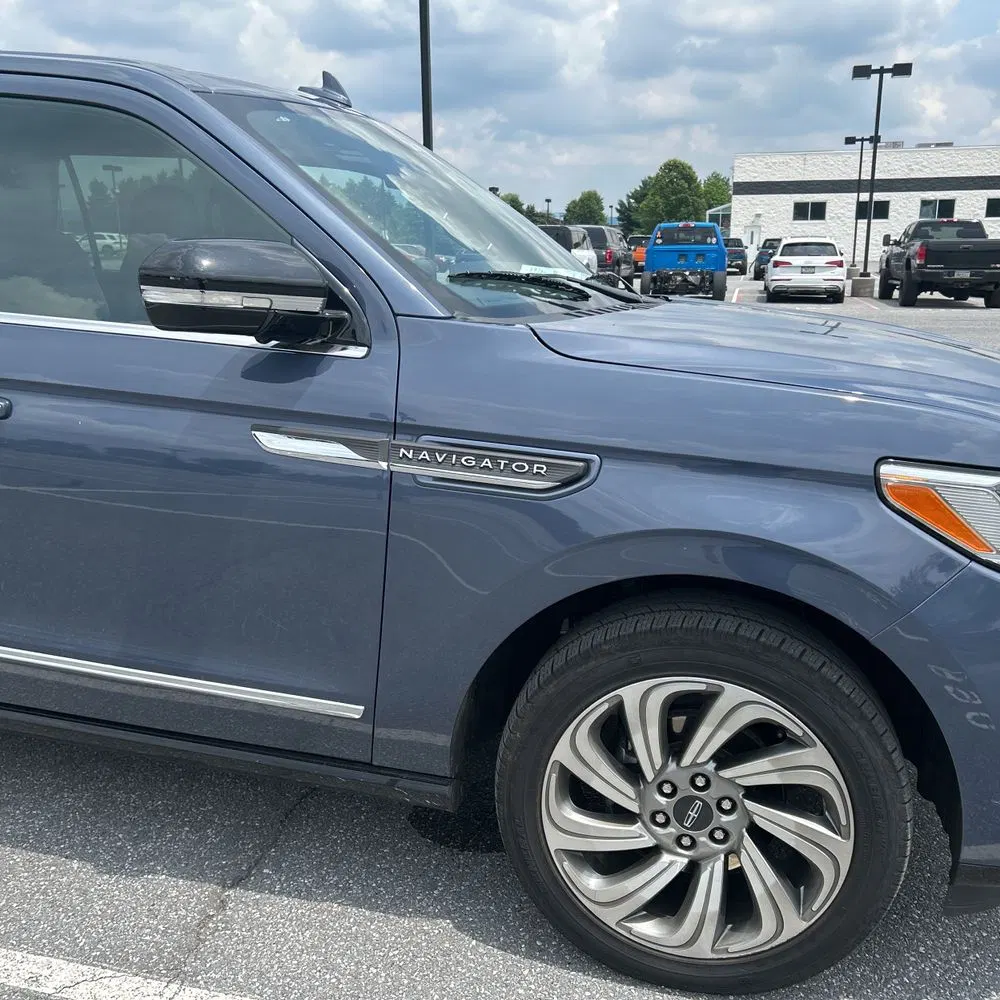 2023 Lincoln Navigator L Reserve