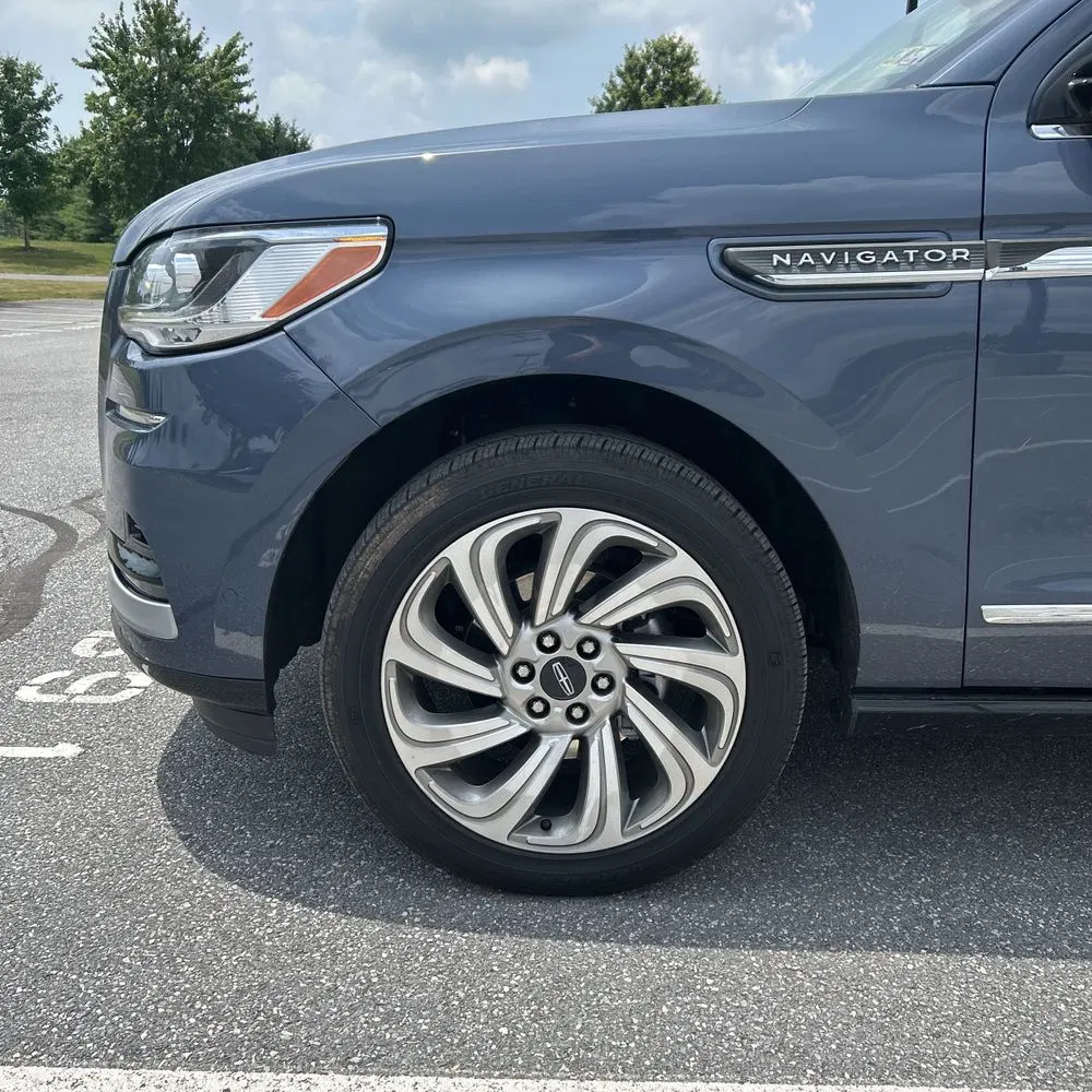 2023 Lincoln Navigator L Reserve