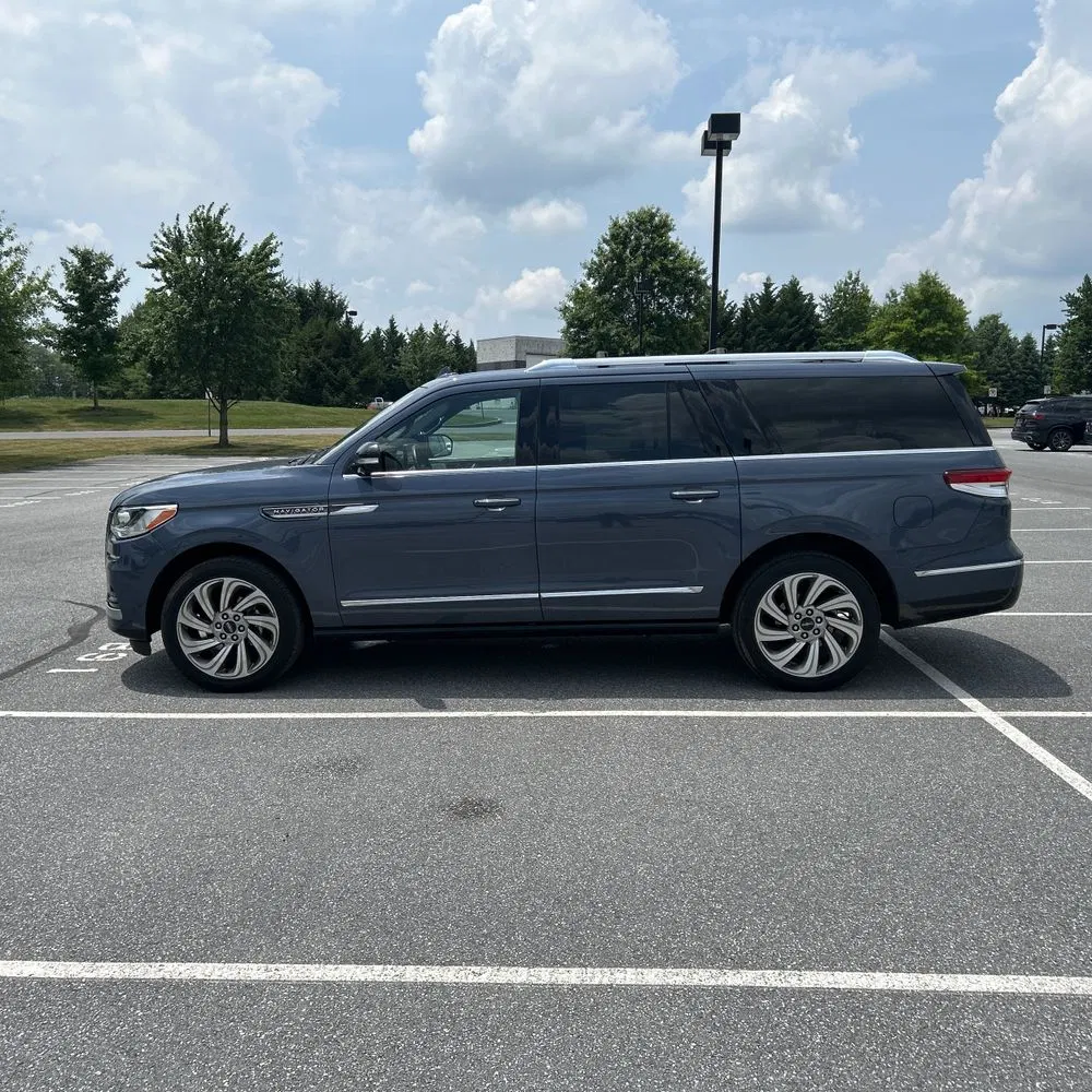 2023 Lincoln Navigator L Reserve