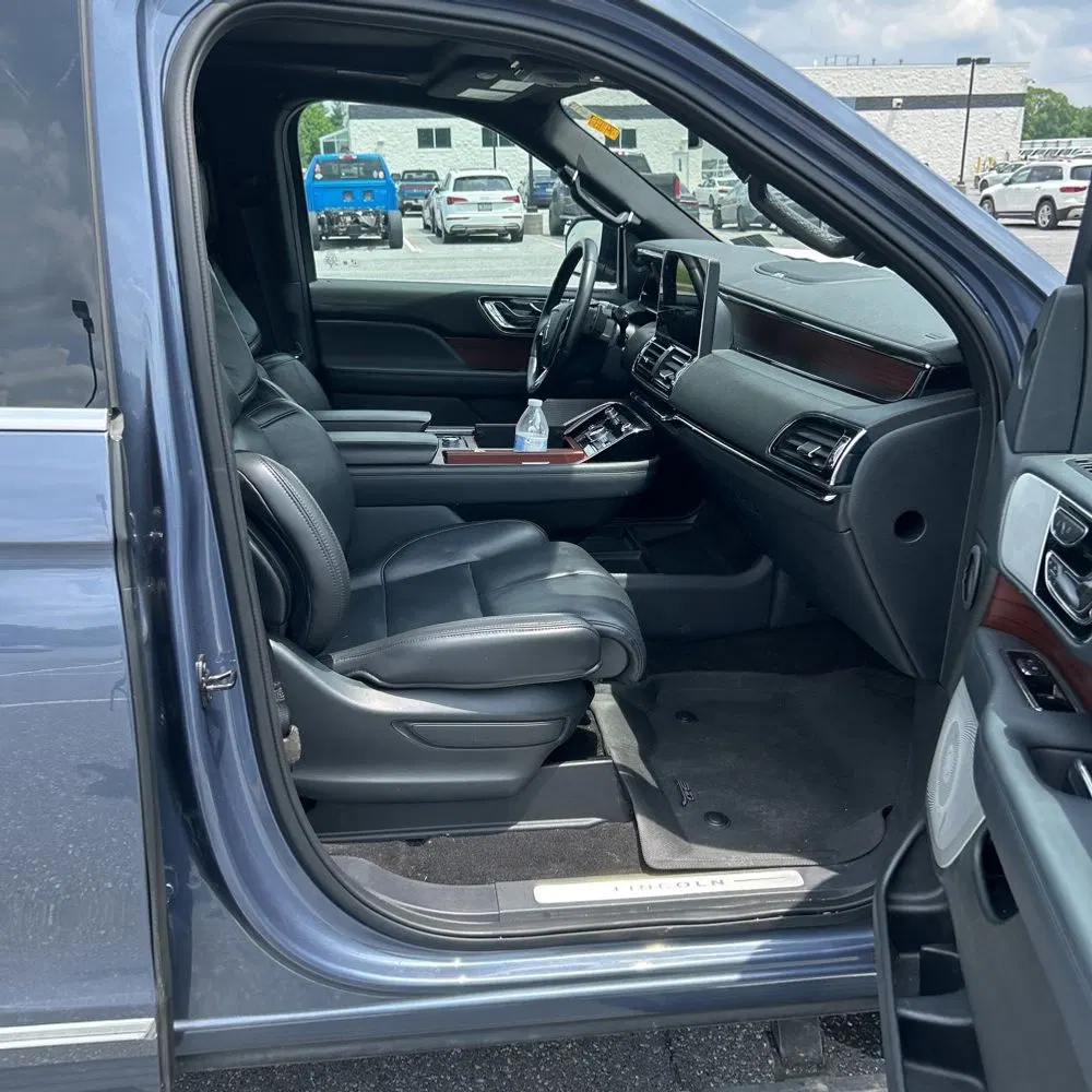 2023 Lincoln Navigator L Reserve