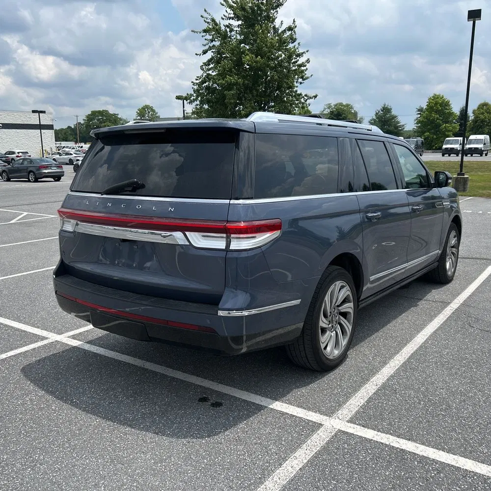 2023 Lincoln Navigator L Reserve