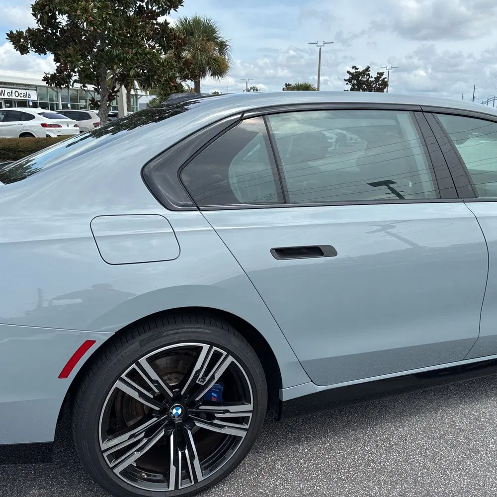 2023 BMW 7-Series 740i