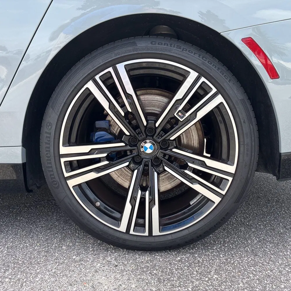 2023 BMW 7-Series 740i