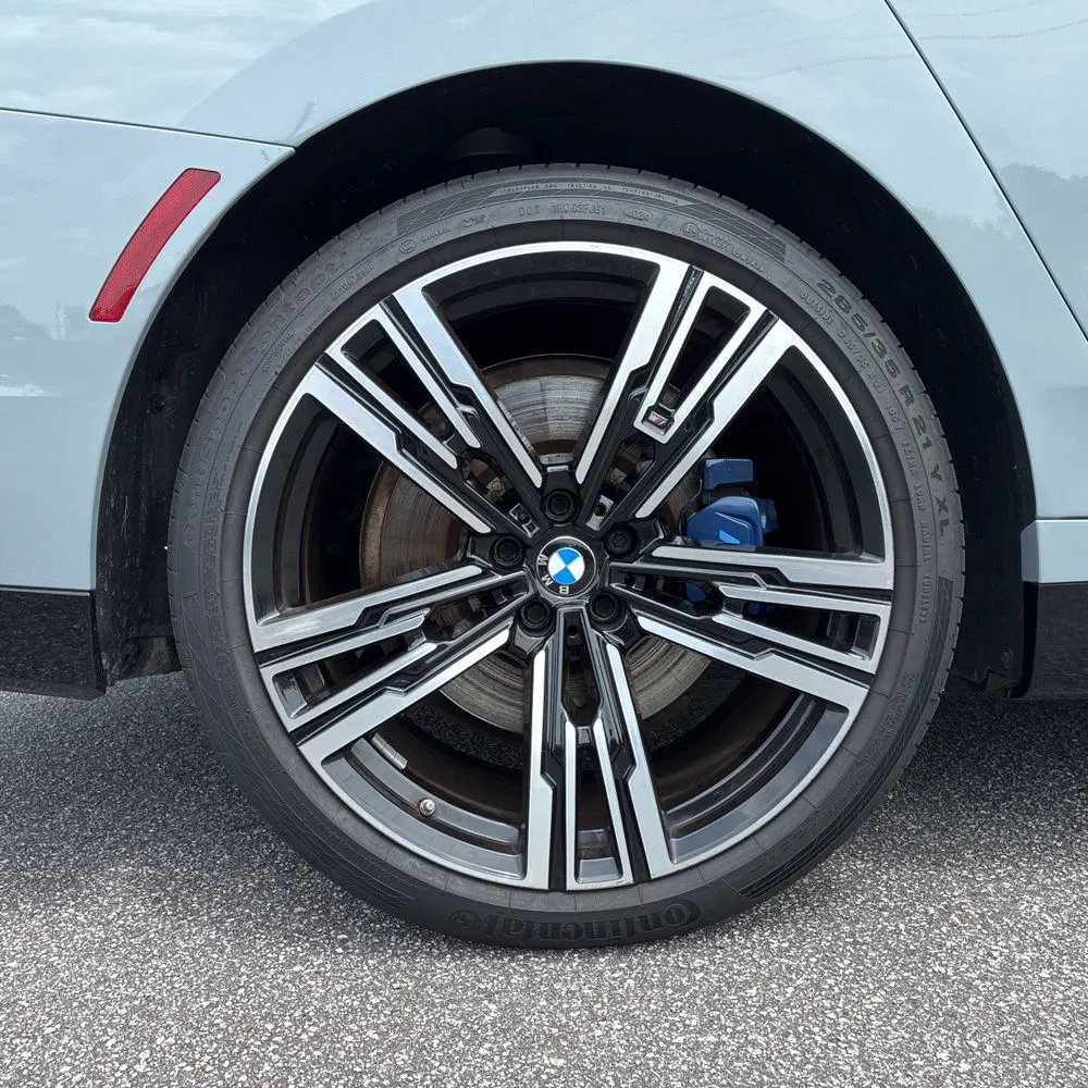 2023 BMW 7-Series 740i