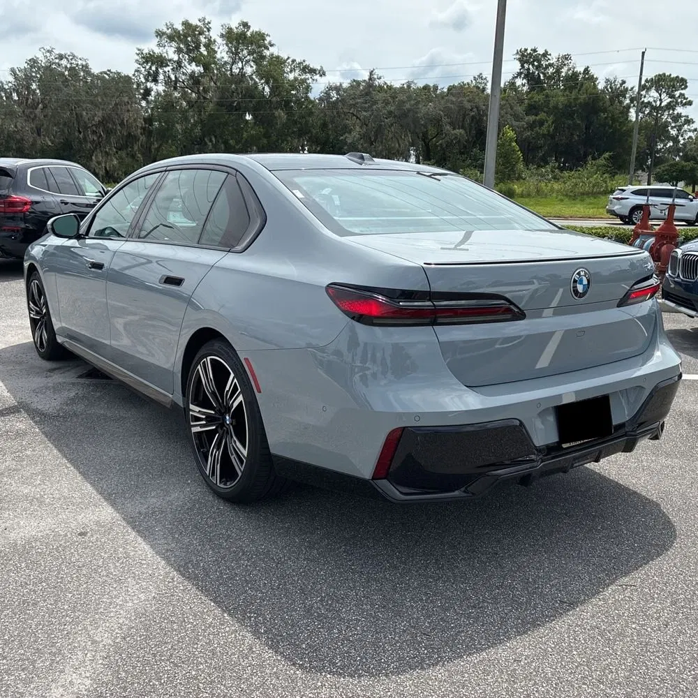 2023 BMW 7-Series 740i