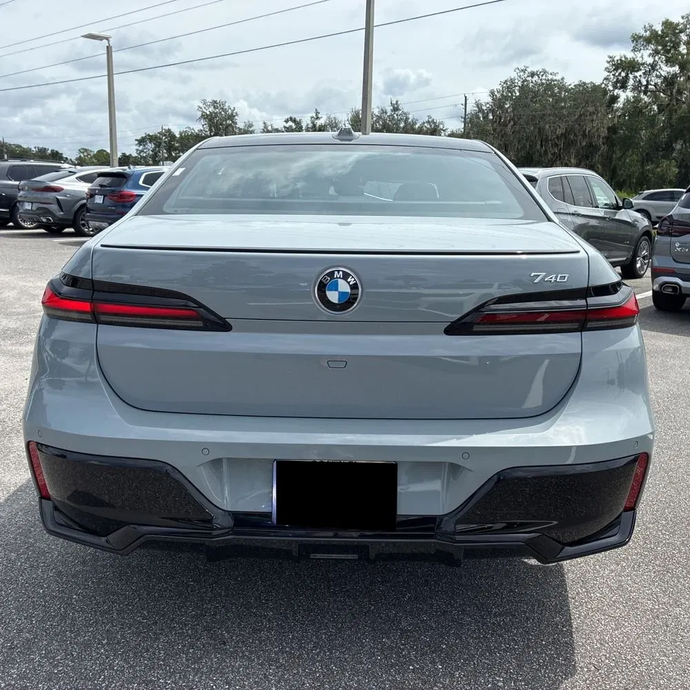 2023 BMW 7-Series 740i