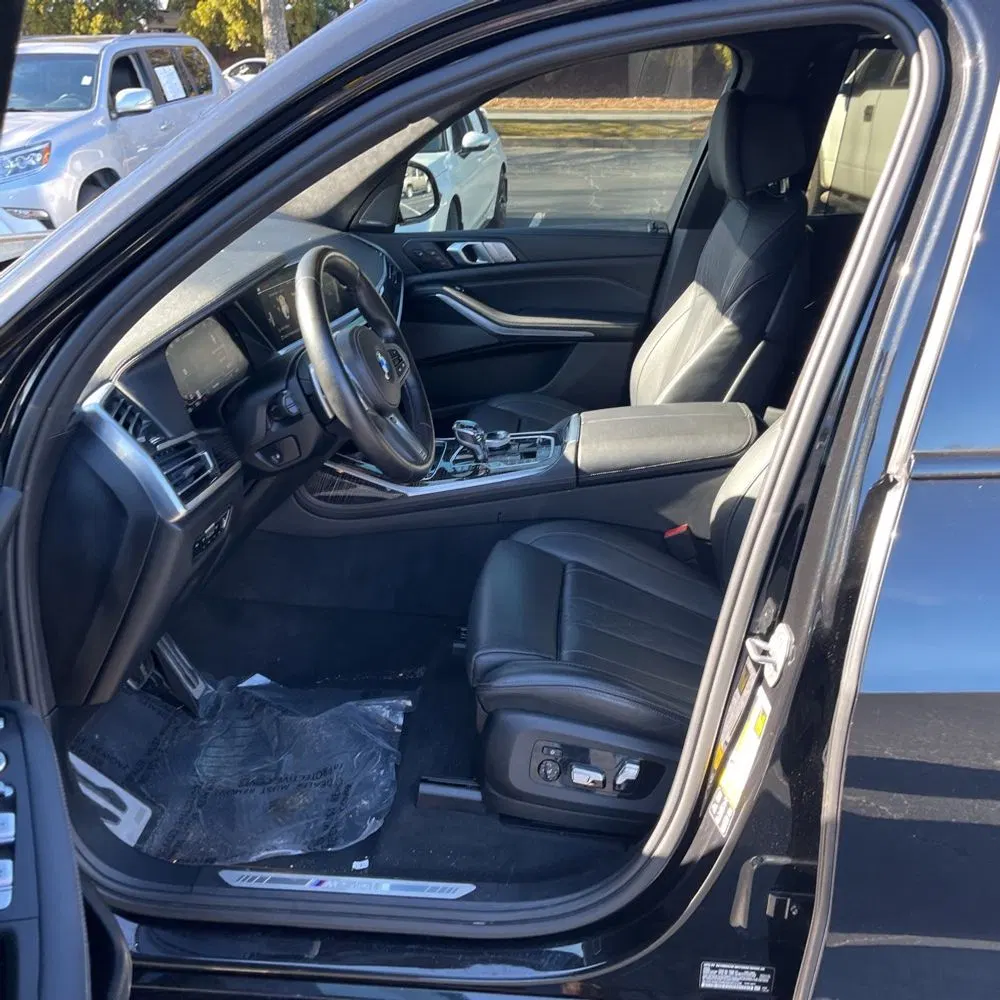 2022 BMW X7 M50i