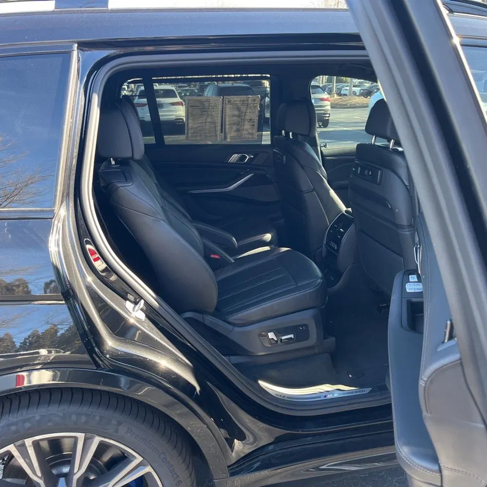 2022 BMW X7 M50i