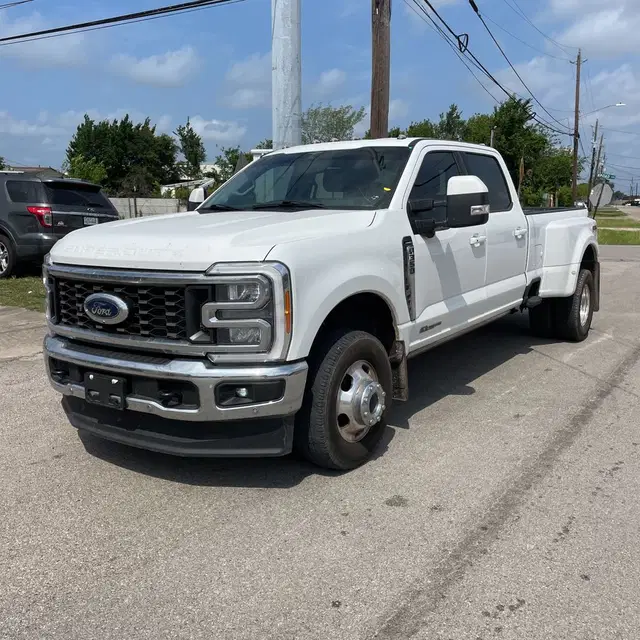 2023 Ford F-350 Super Duty Lariat