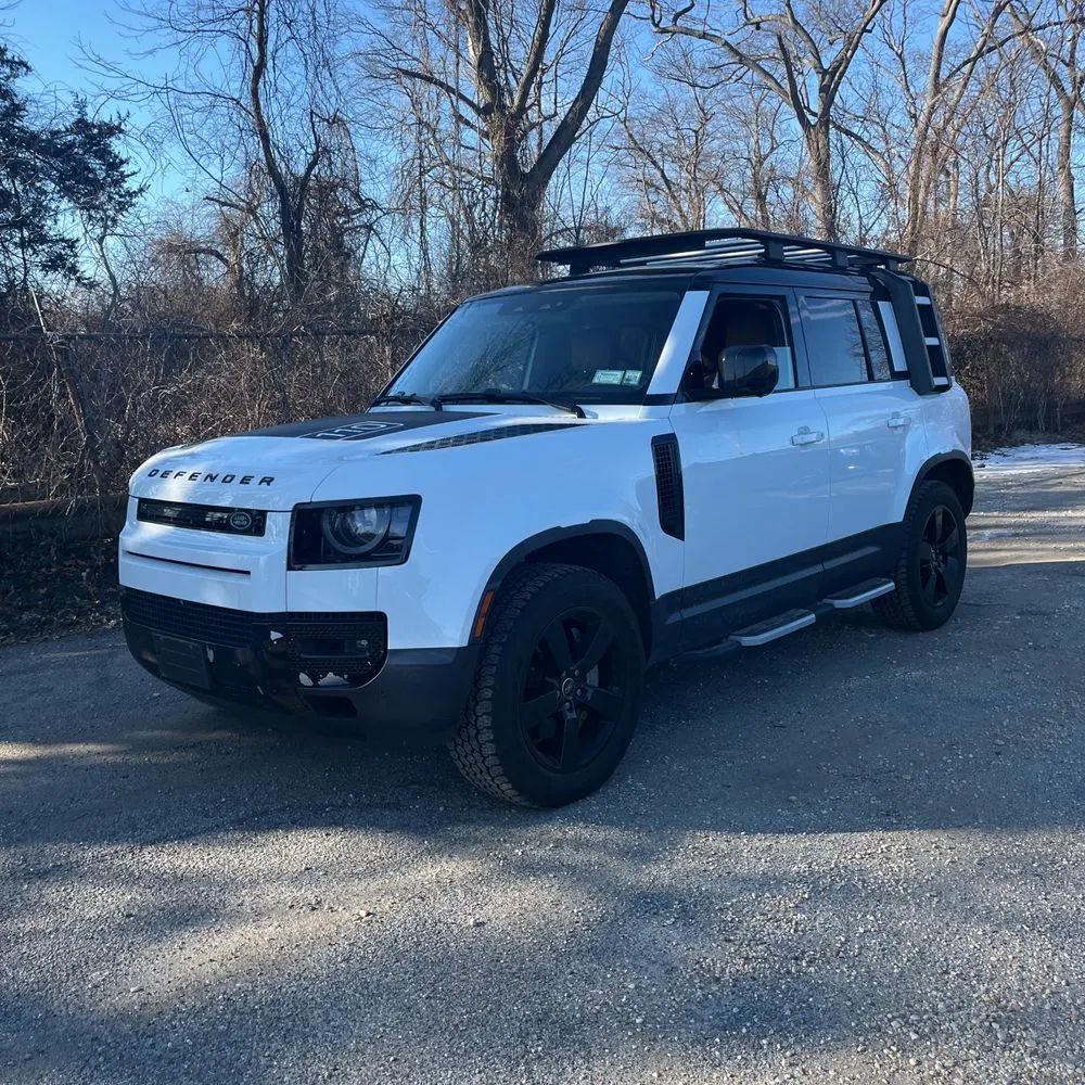 2023 Land Rover Defender 110 SE