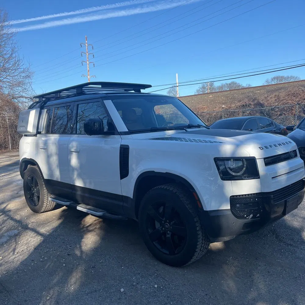 2023 Land Rover Defender 110 SE