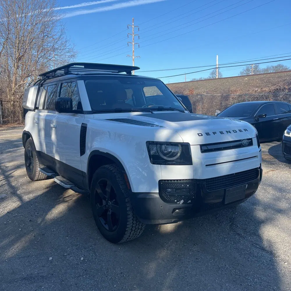 2023 Land Rover Defender 110 SE