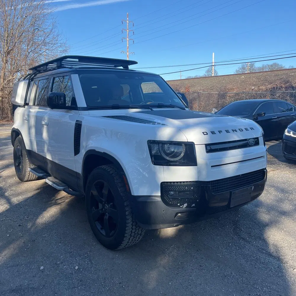 2023 Land Rover Defender 110 SE