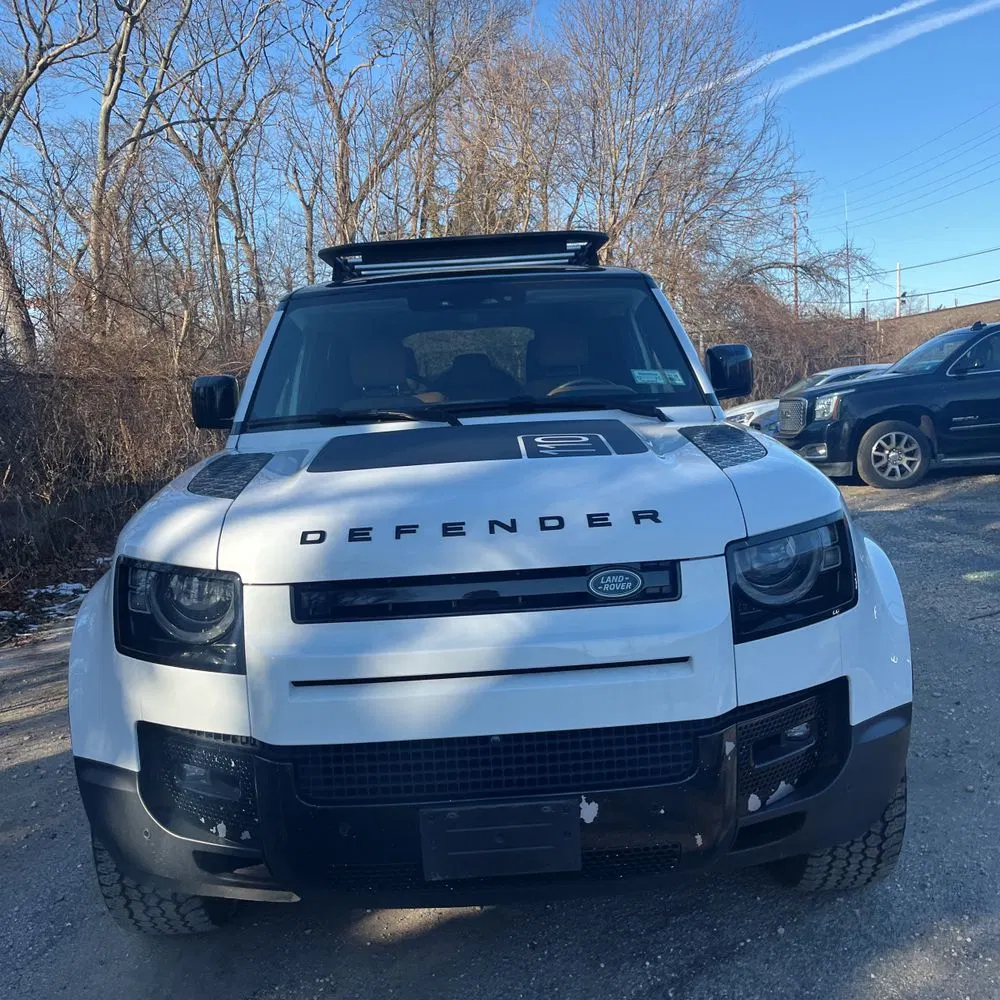 2023 Land Rover Defender 110 SE