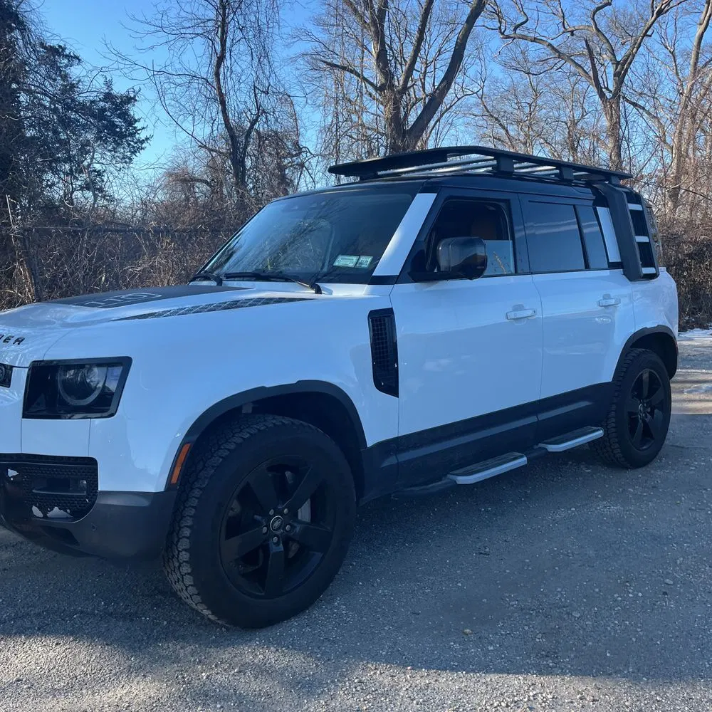 2023 Land Rover Defender 110 SE