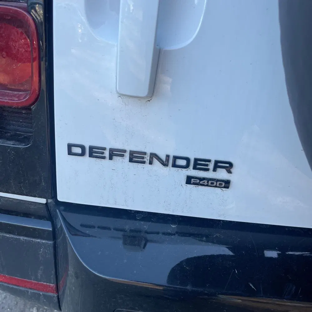 2023 Land Rover Defender 110 SE