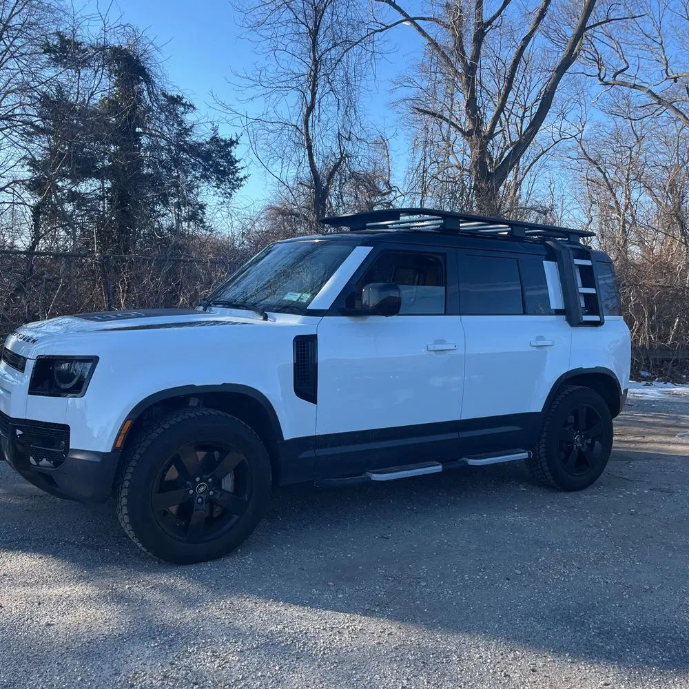 2023 Land Rover Defender 110 SE