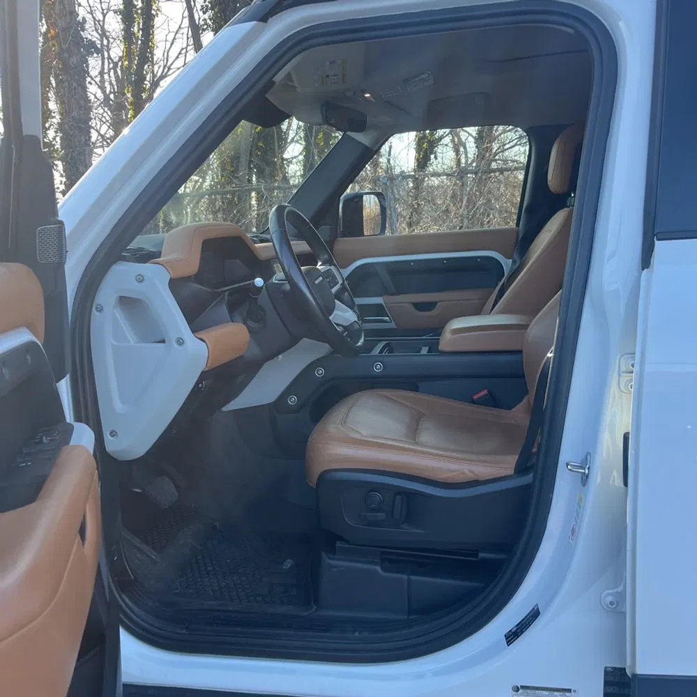 2023 Land Rover Defender 110 SE