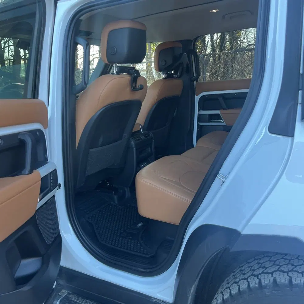 2023 Land Rover Defender 110 SE