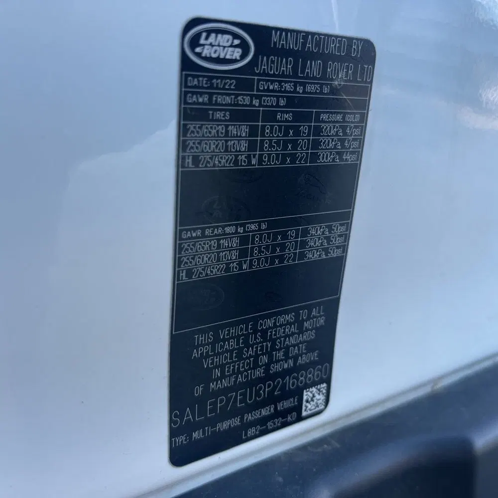 2023 Land Rover Defender 110 SE