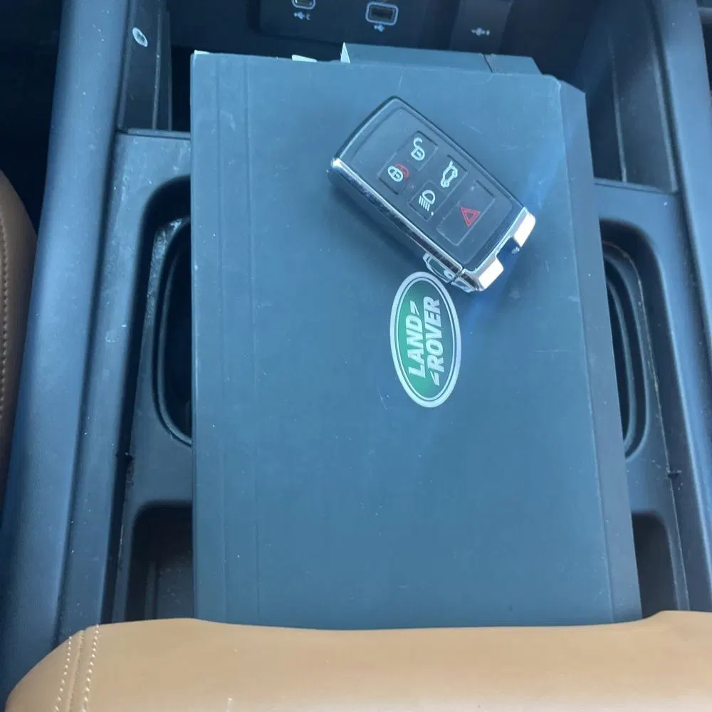 2023 Land Rover Defender 110 SE
