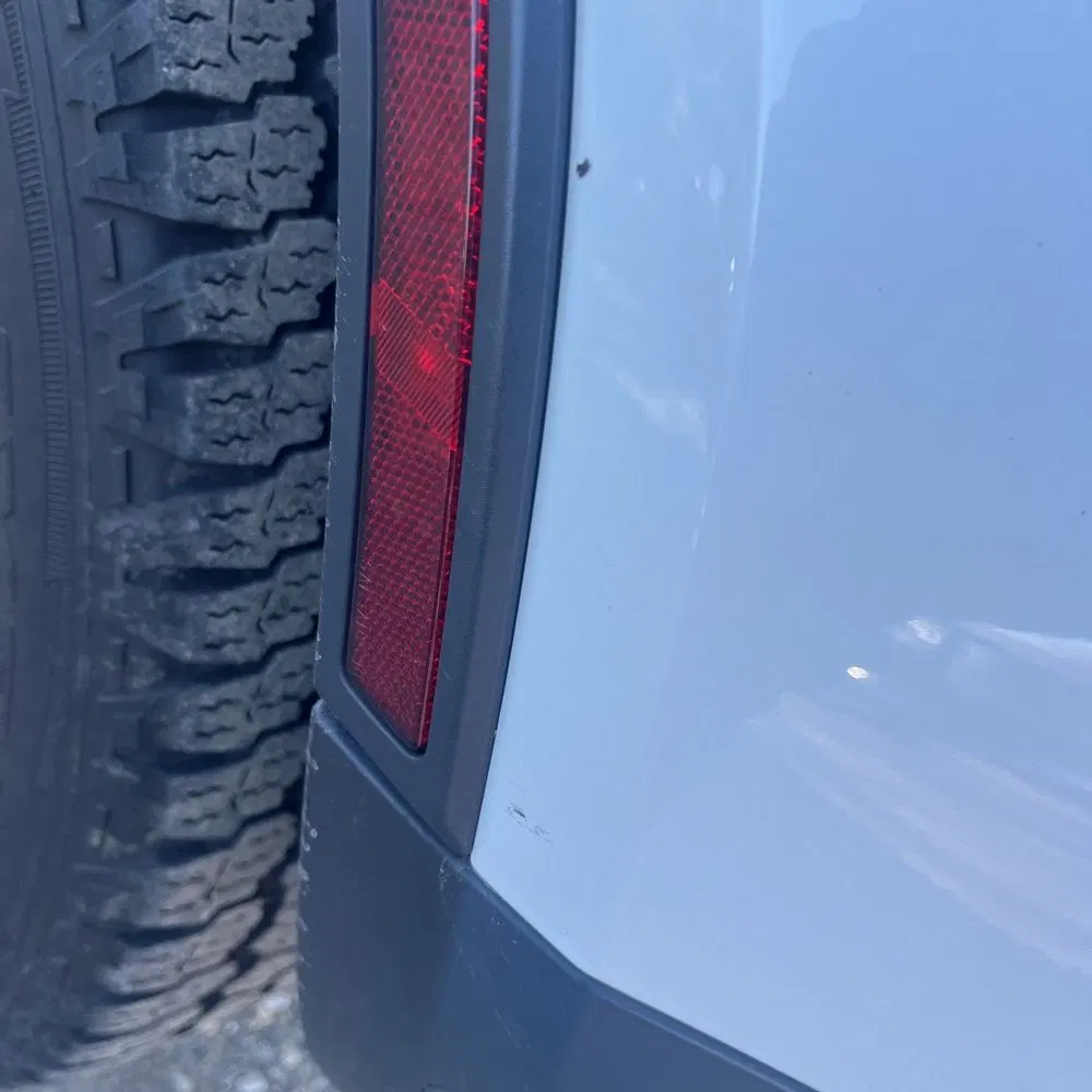 2023 Land Rover Defender 110 SE