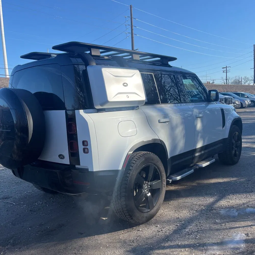 2023 Land Rover Defender 110 SE