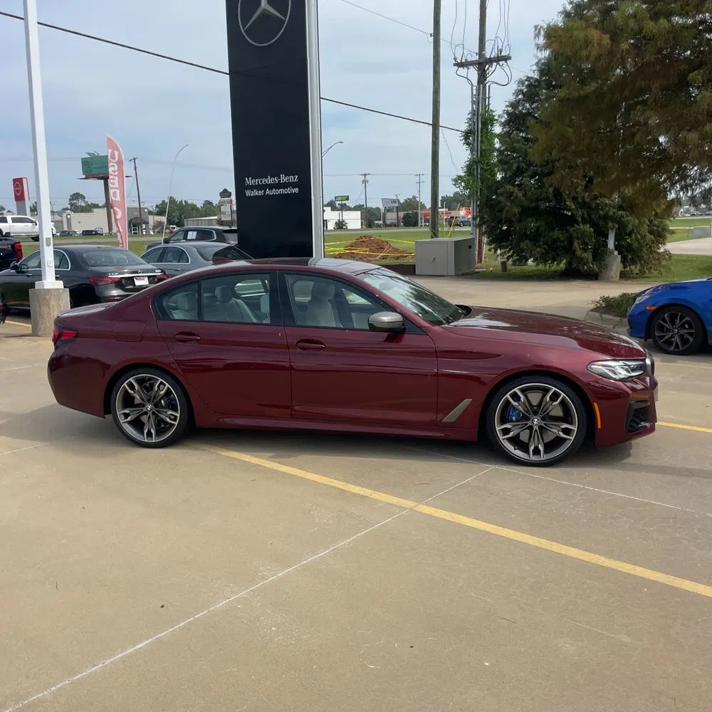 2022 BMW 5-Series M550xi