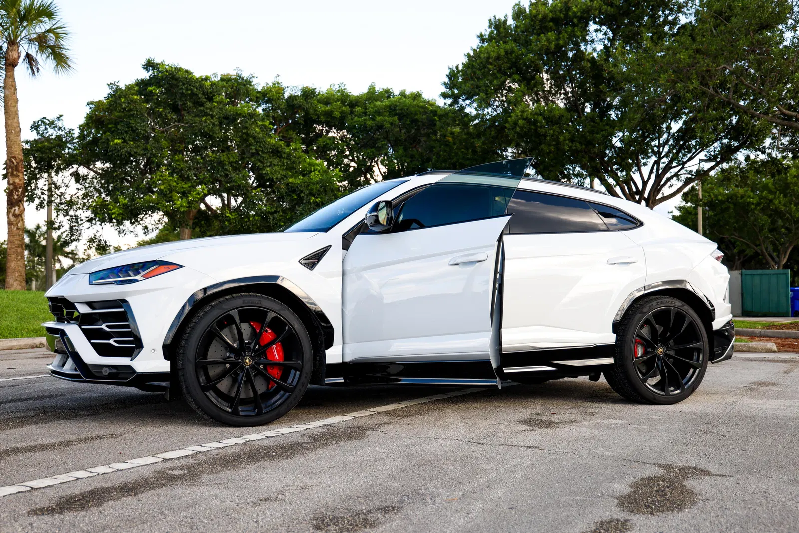 2020 Lamborghini Urus - 641-hp Turbo V8, AWD, Full ADAS Package, Carbon-Ceramic Brakes