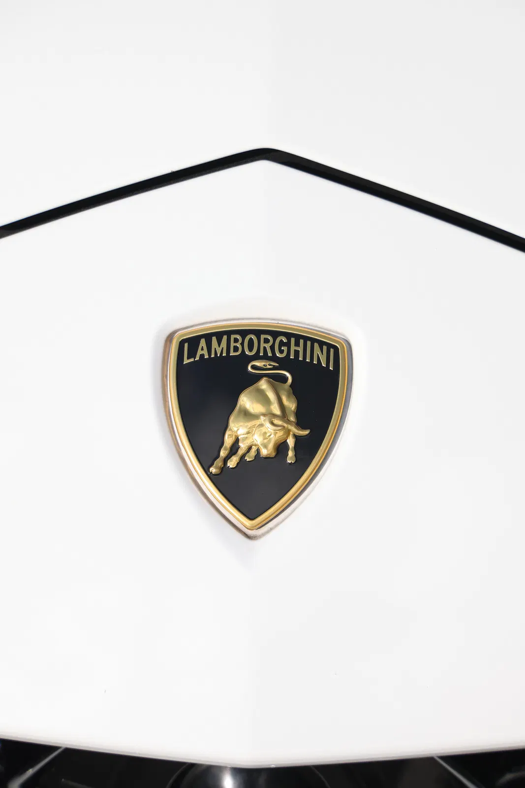 2020 Lamborghini Urus - 641-hp Turbo V8, AWD, Full ADAS Package, Carbon-Ceramic Brakes