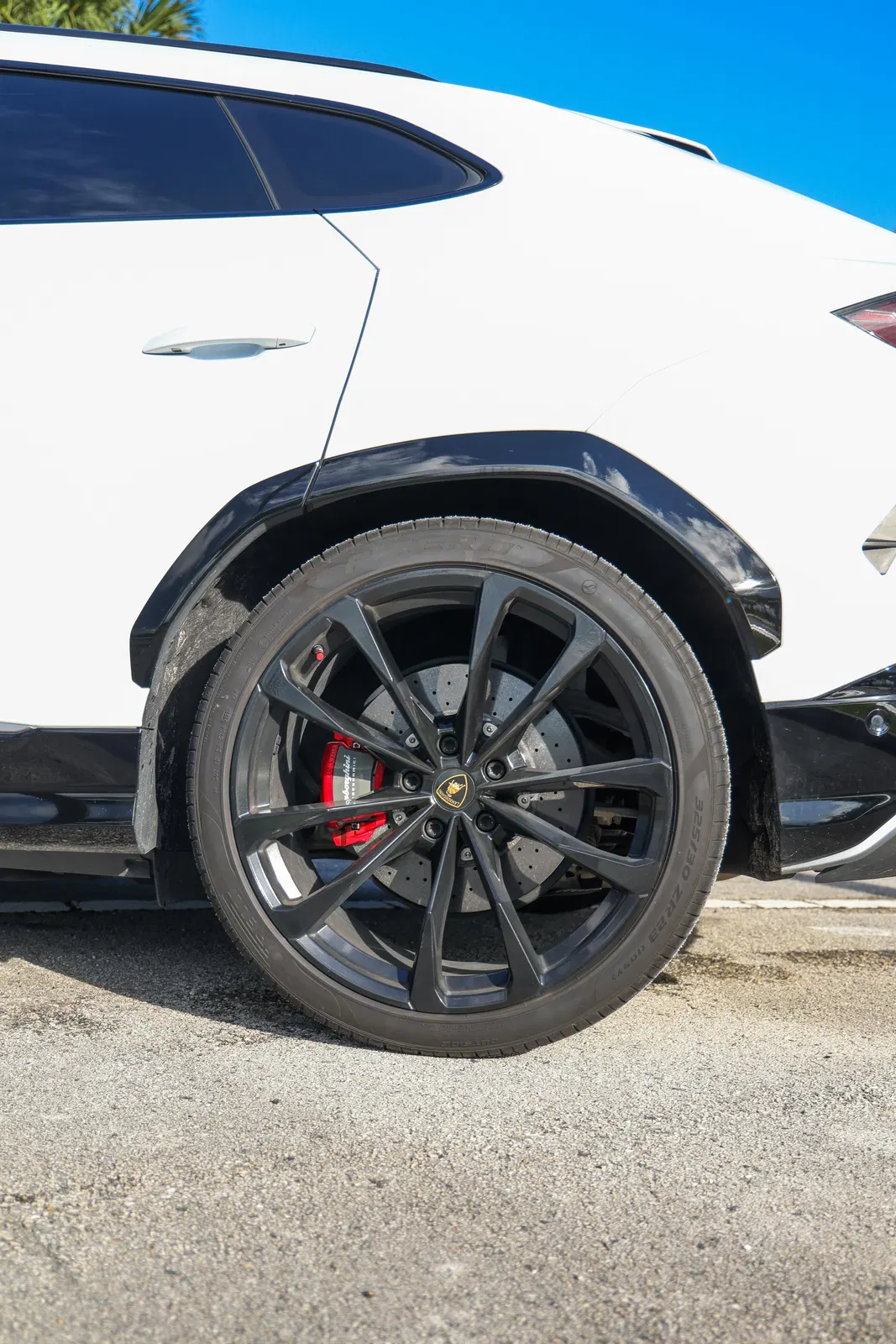 2020 Lamborghini Urus - 641-hp Turbo V8, AWD, Full ADAS Package, Carbon-Ceramic Brakes