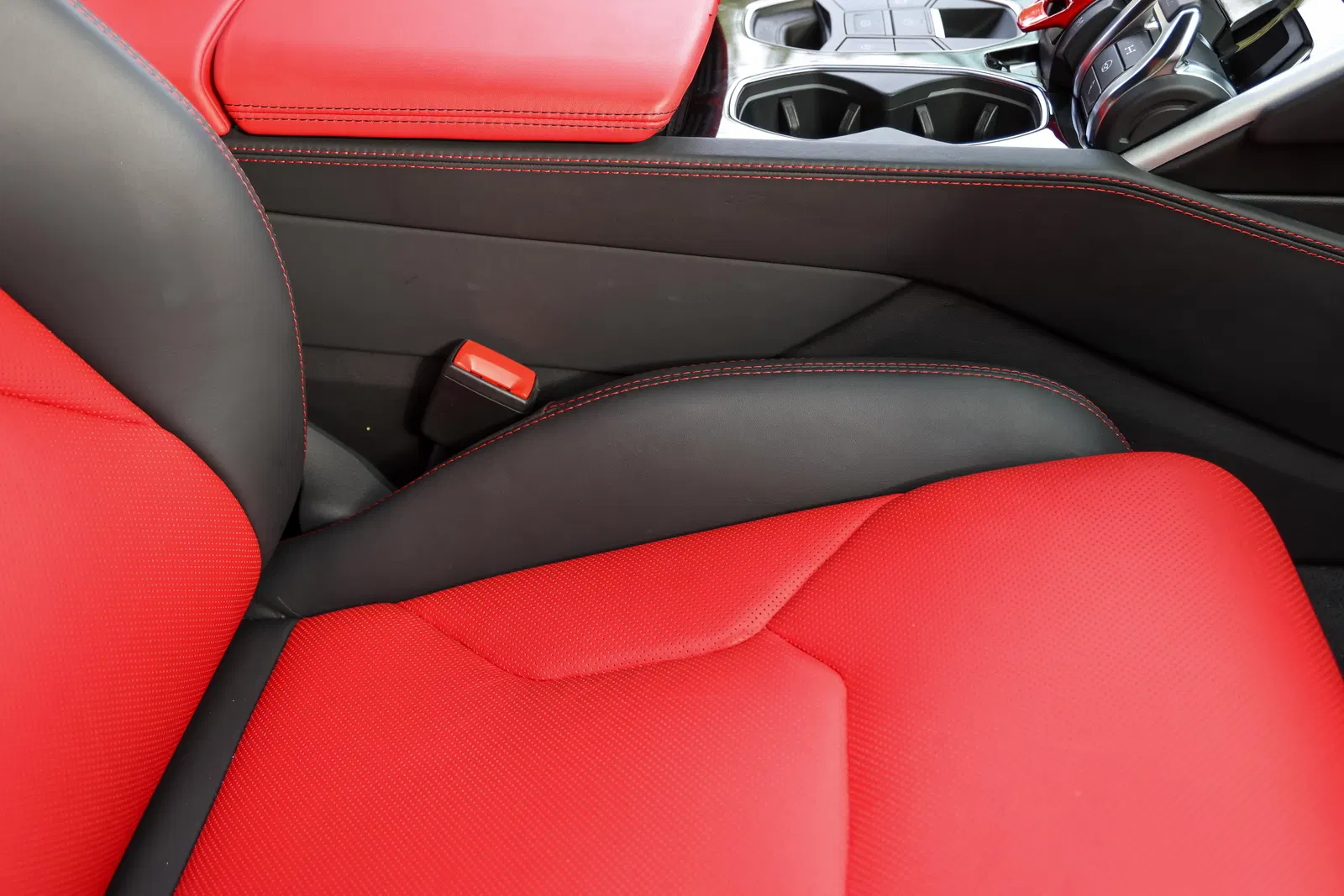 2020 Lamborghini Urus - 641-hp Turbo V8, AWD, Full ADAS Package, Carbon-Ceramic Brakes