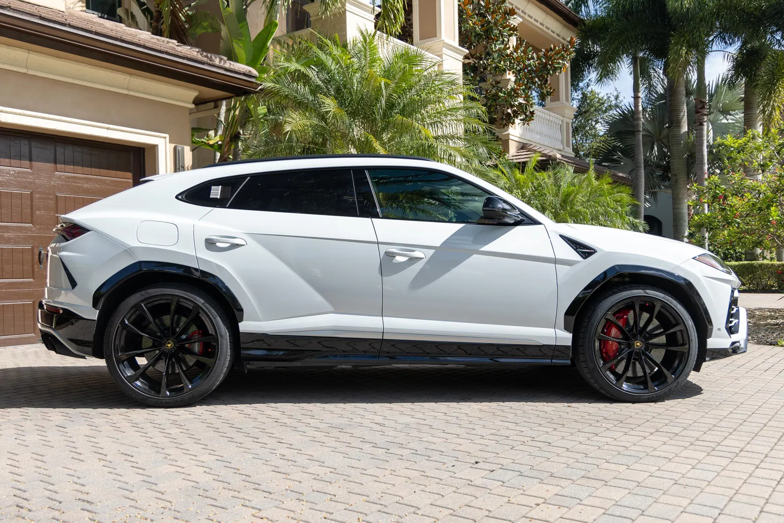 2020 Lamborghini Urus - 641-hp Turbo V8, AWD, Full ADAS Package, Carbon-Ceramic Brakes