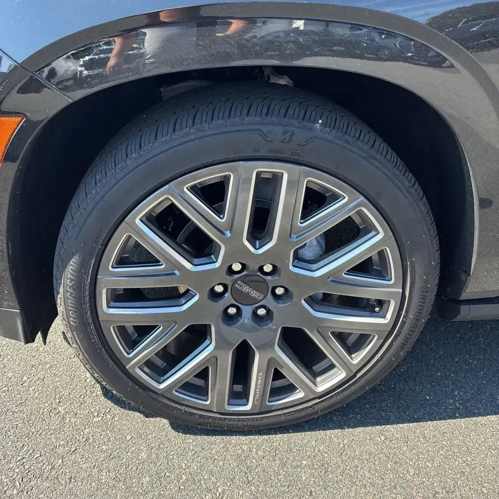 2025 GMC Yukon Denali Ultimate