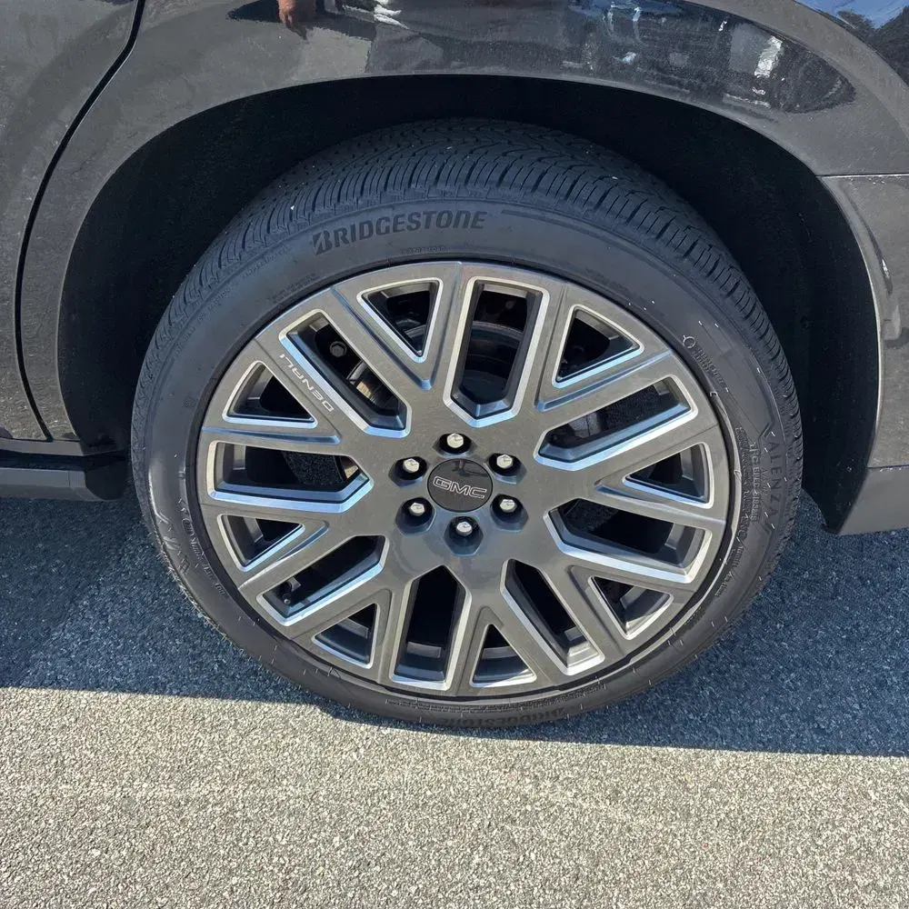 2025 GMC Yukon Denali Ultimate