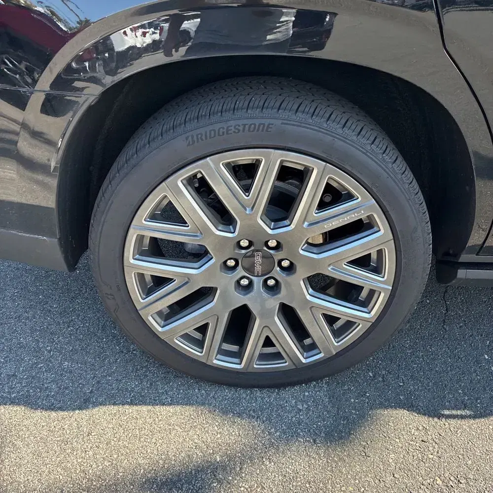 2025 GMC Yukon Denali Ultimate