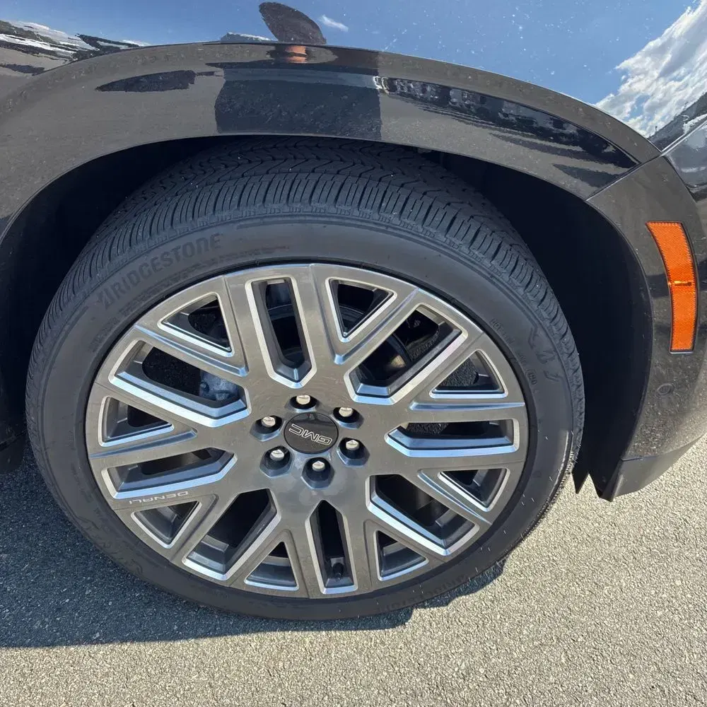 2025 GMC Yukon Denali Ultimate