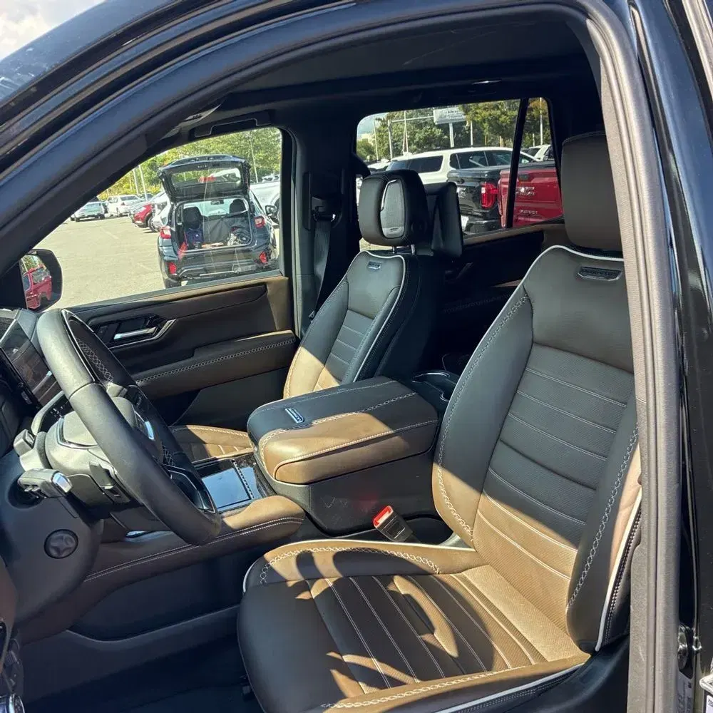 2025 GMC Yukon Denali Ultimate