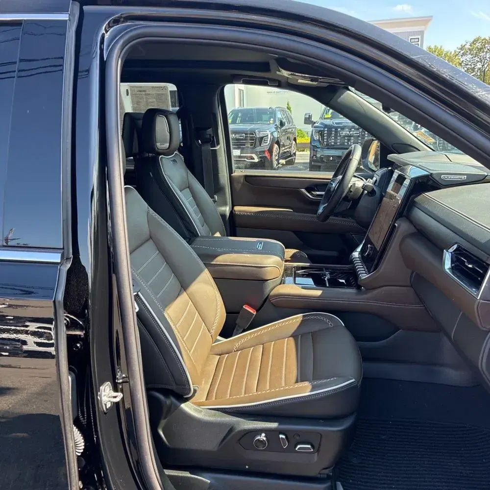 2025 GMC Yukon Denali Ultimate