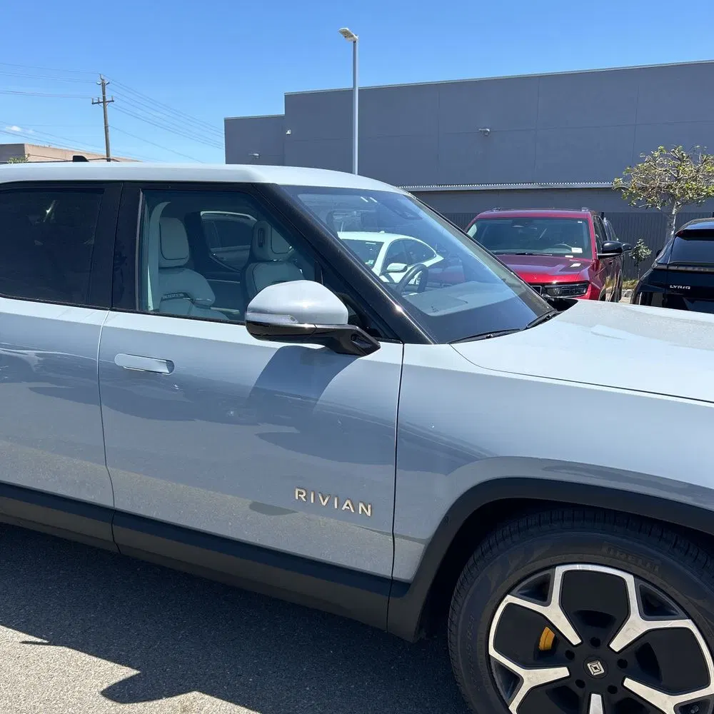 2023 Rivian R1T Adventure Quad-Motor