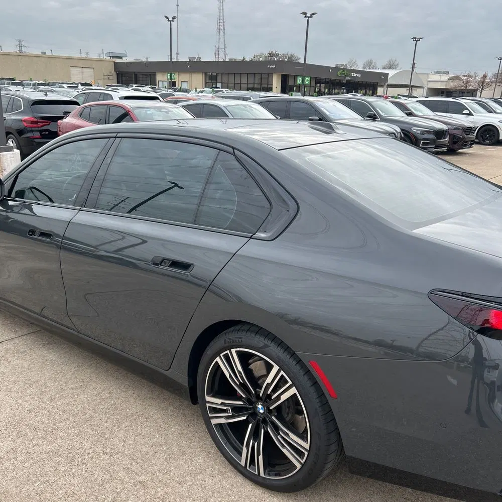 2023 BMW 7-Series 740i