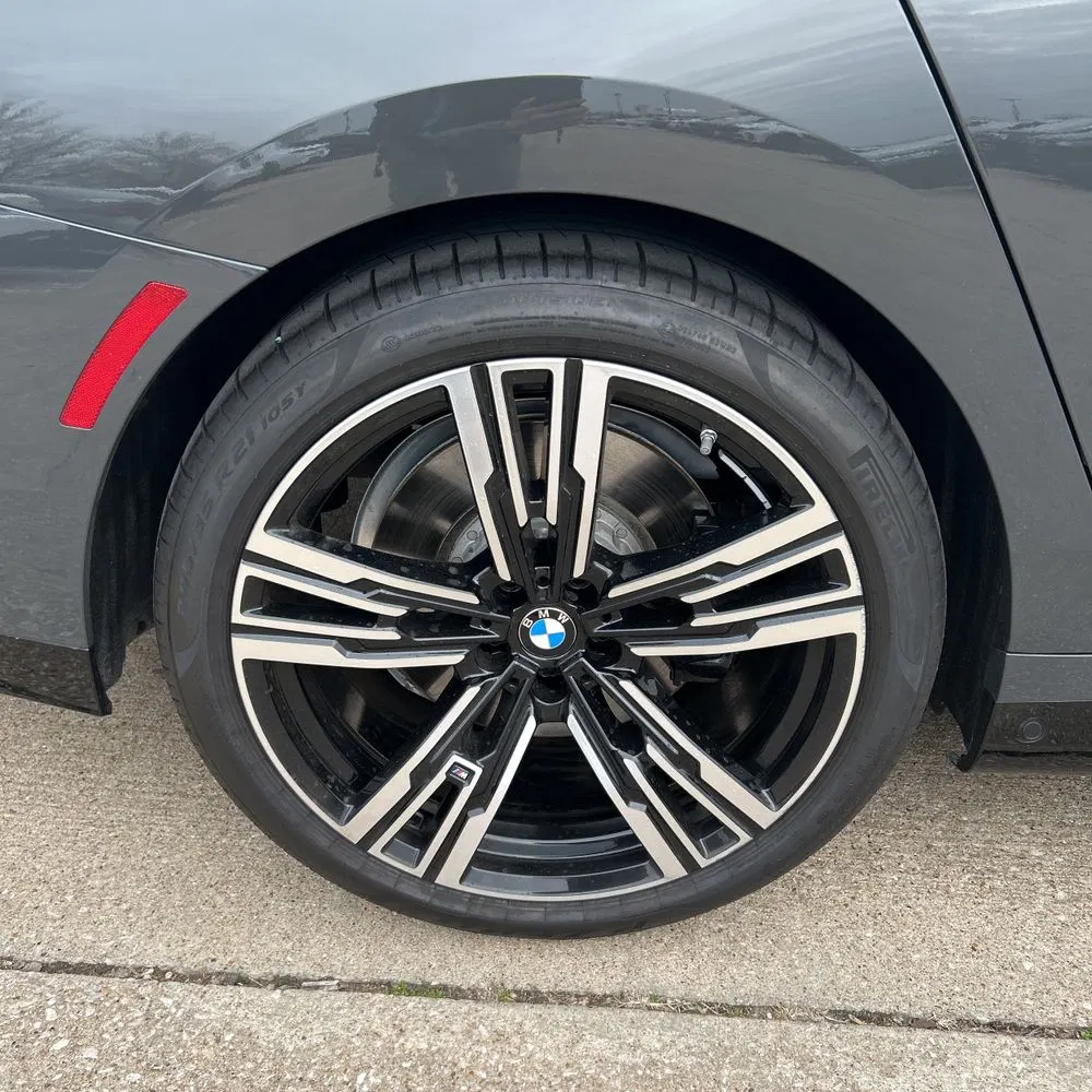 2023 BMW 7-Series 740i