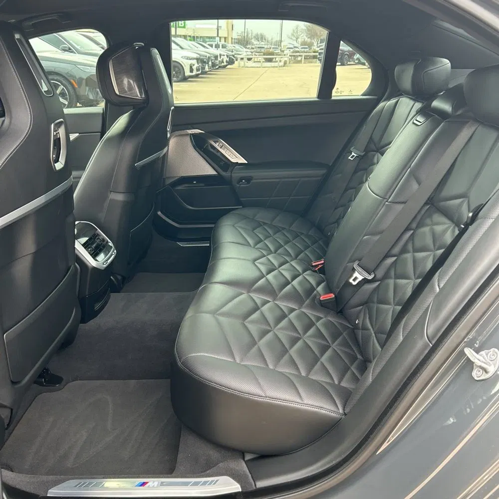 2023 BMW 7-Series 740i